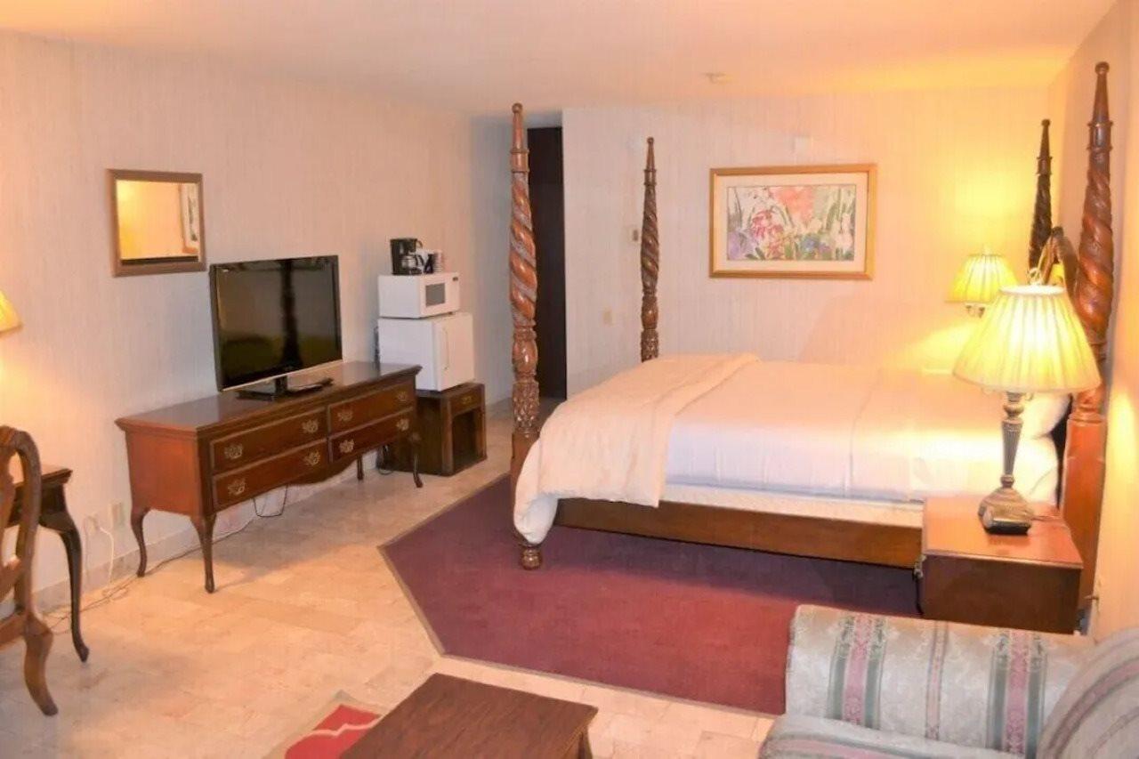 Merced Inn & Suites Eksteriør billede