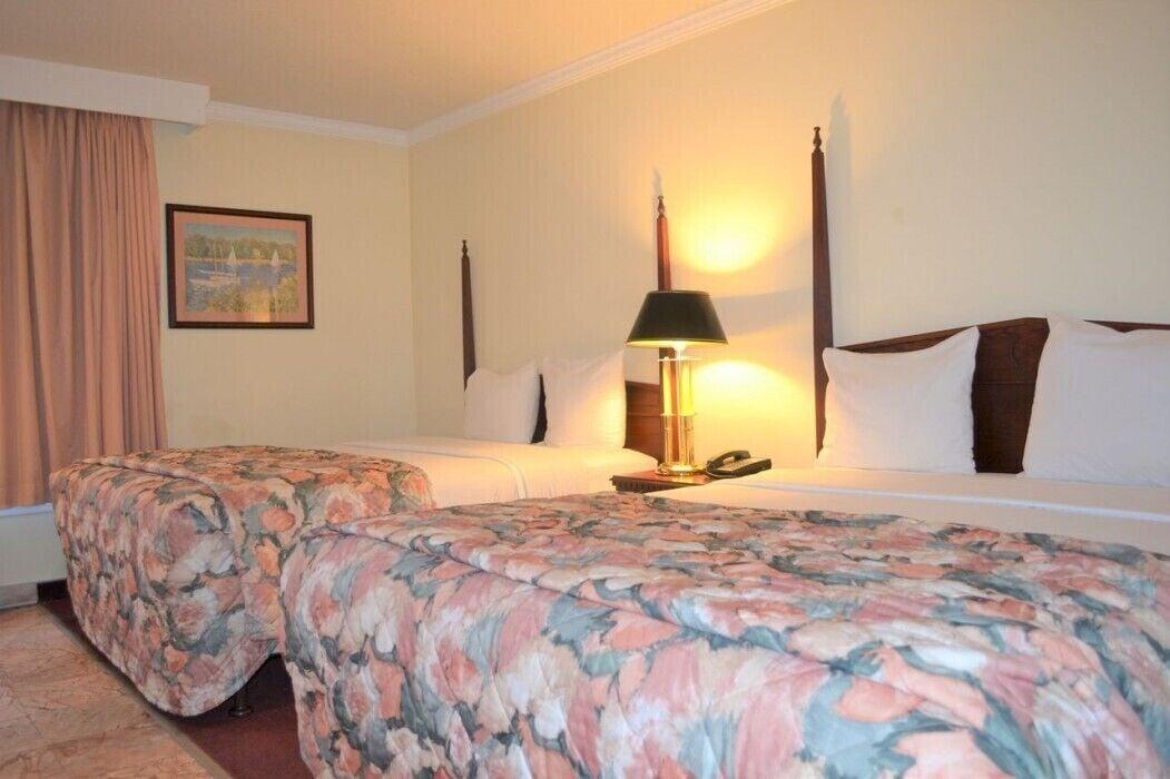 Merced Inn & Suites Eksteriør billede