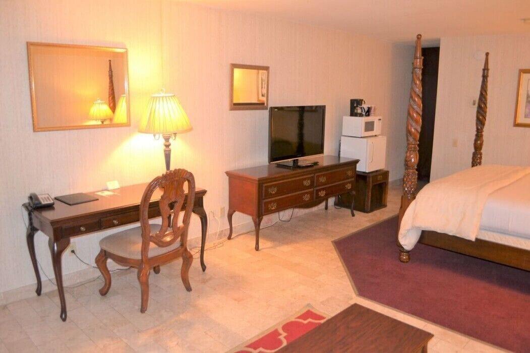 Merced Inn & Suites Eksteriør billede