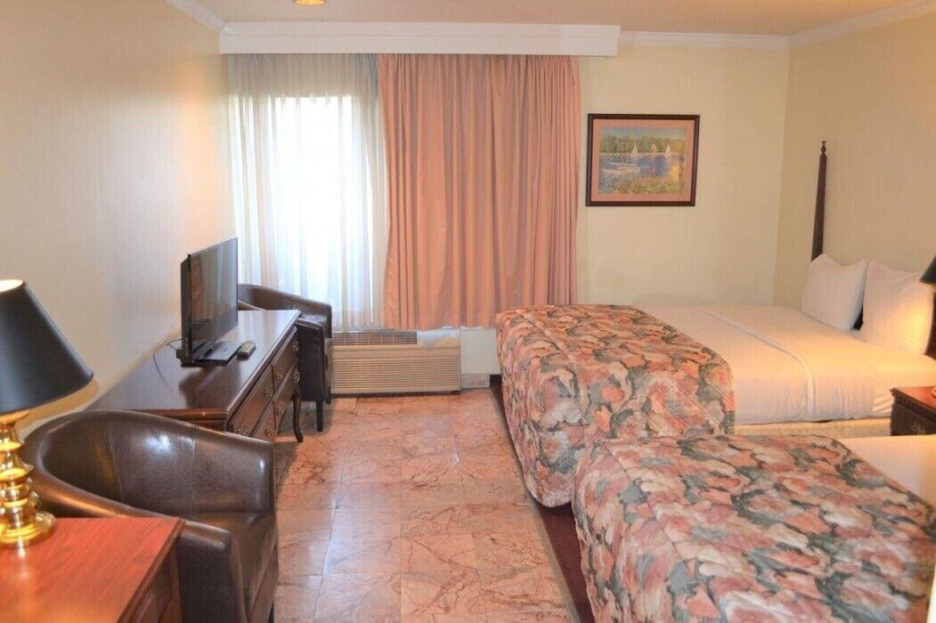 Merced Inn & Suites Eksteriør billede